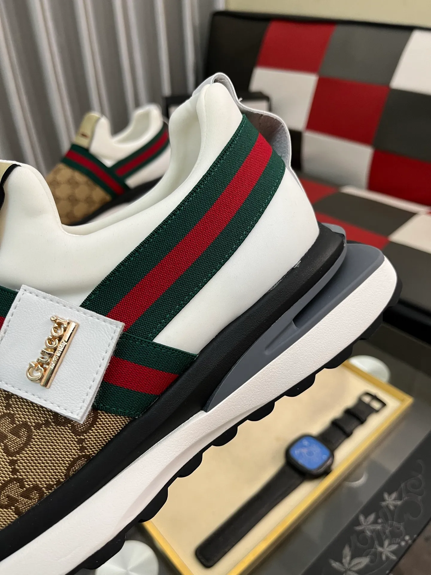 Men's shoes 💰458⌚️⌚️Gucci •Gucci original quality.~ Unique modern style sneakers. 🏃A must-have casual shoe for trendy men😍😍 Original brand imported from Italy, imported original leather, sheep lining (refuses to discolor and grind feet) Sole: Original sole provided by the original factory, French lazy style design ⚠️Fit to the feet, original quality attached, super comfortable original sole, code number: 38-443️⃣colors available